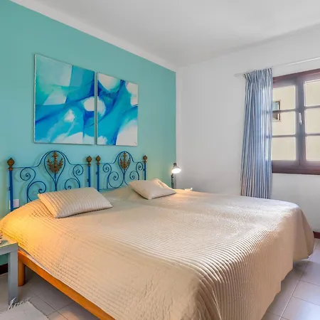 En Puerto Del Carmen, 2 * بويرتو ذيل كارمين